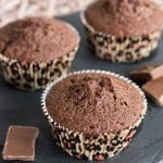 Einfache Schokomuffins - Grundrezept - einfache Schokomuffins Rezept schnell Grundrezept Schokolade Muffin