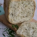 Brot mit Schnittlauch und Sesam Brotbackautomat - Schnittlauch Sesam Brot aus dem Brotbackautomat BBA Rezept alternativ auch ohne BBA vegetarisch einfach schnell