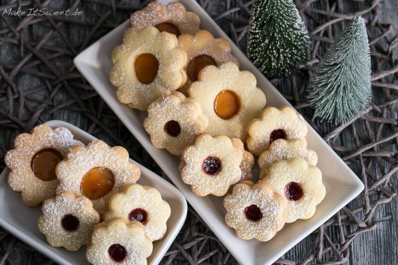 Einfache Hildabrötchen - Spitzbuben - Linzerplätzchen 2 Einfache Hildabrötchen - Spitzbuben - Linzerplätzchen - hildabroedle spitzbuben engelsaugen linterplaetzchen plaetzchen rezept marmelade sternenkekse weihnachten weihnachtsbaeckerei