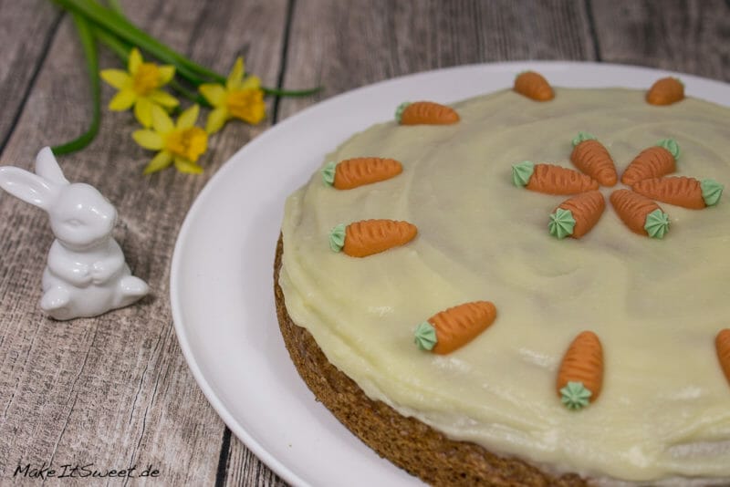 Karottenkuchen mit Walnuss und Buttercreme - Karotten Walnuss Kuchen Ostern Moehren Rueblikuchen Rezept 2