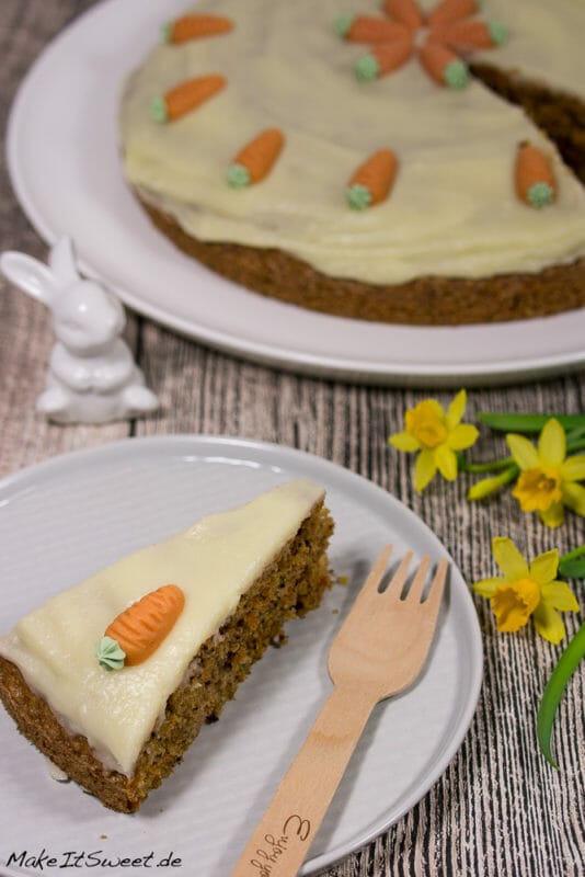 Karottenkuchen mit Walnuss und Buttercreme 1 Karottenkuchen mit Walnuss und Buttercreme - Karotten Walnuss Kuchen Ostern Moehren Rueblikuchen Rezept 3