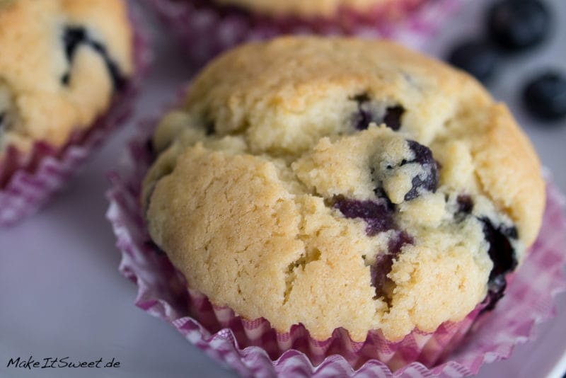 Einfache Blaubeermuffins - saftig 3 Einfache Heidelbeermuffins Rezept Blaubeeren Heidelbeeren