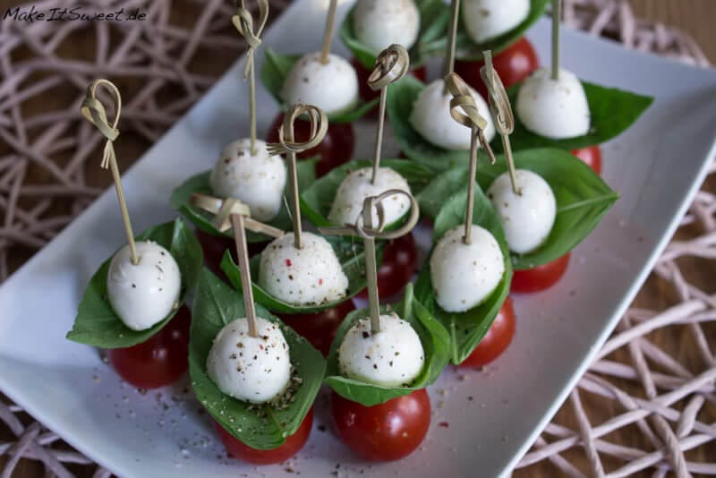 Kooperationen 6 Kooperationen - Tomate Mozzarella Haeppchen Fingerfood Partyfood schnell einfach Rezept