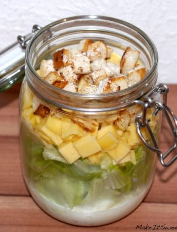 Caesar Salad ohne Ei und ohne Sardellen - Salat im Glas - Salat im Glas Caesars Salad Schichten Schichtsalat Vorbereiten Rezept