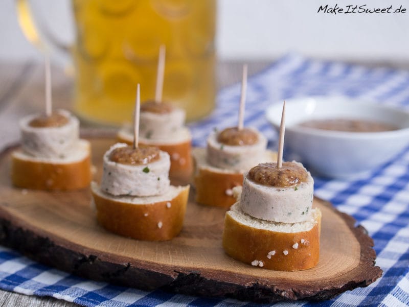 Weißwurst Fingerfood zum Oktoberfest 1 brezel weißwurst süßer senf fingerfood-bayern-bayrisch-oktoberfest-rezept