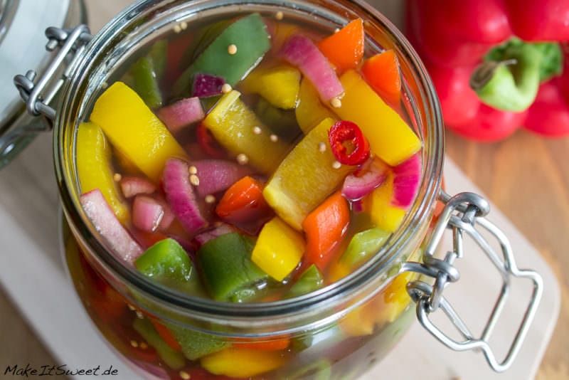 Eingelegte bunte Paprika Antipasti 2 eingelegte bunte paprika rezept zwiebel chili einmachen