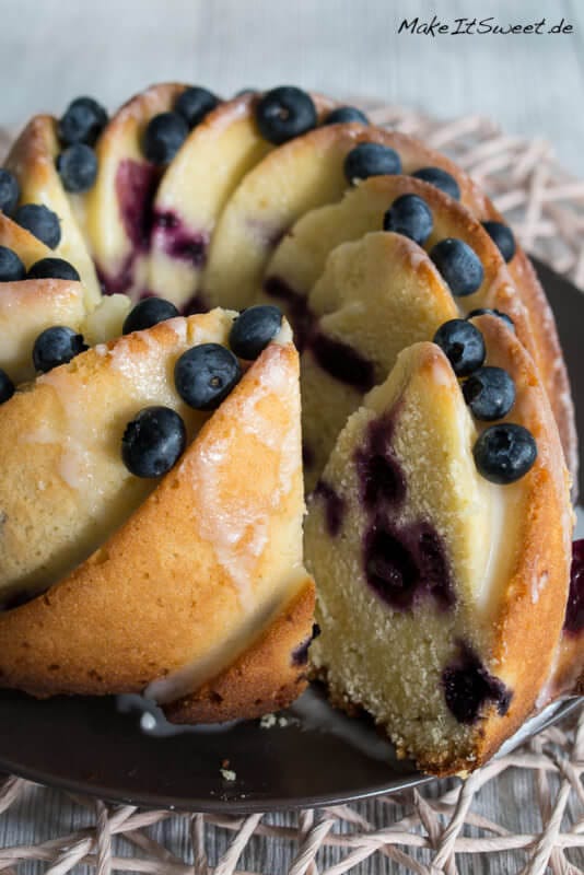 Gugelhupf mit Blaubeeren, Zitronen und Buttermilch 1 Blaubeeren-Zitronen-Buttermilch-Gugelhupf