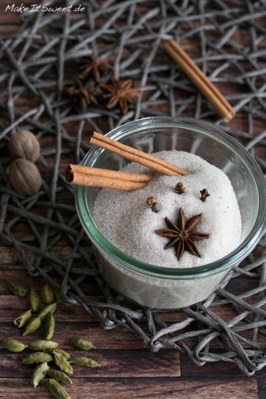 Weihnachtszucker selber machen + Weihnachtsgewürze Infos 1 Weihnachtszucker selber machen + Weihnachtsgewürze Infos - Weihnachtsgewuerze Weihnachtszucker Zimt Kardamom Nelke Sternanis Vanille Muskatnus Rezept Geschenk