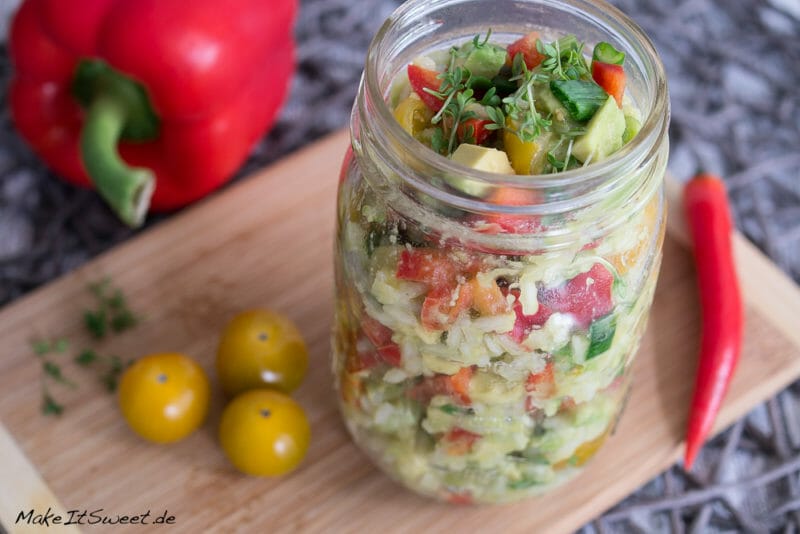 Reissalat mit Paprika und Avocado im Glas Rezept 2 Reissalat mit Paprika und Avocado im Glas Rezept - Avocado Paprika Reis Salat im Glas mit Chili Tomate Kresse Rezept Zitronendressing Picknick