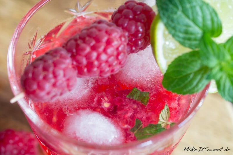 Mojito mit Himbeere Cocktail 3 Mojito mit Himbeere Cocktail - Himbeeren Mojito Rezept einfach Minze Partygetraenk