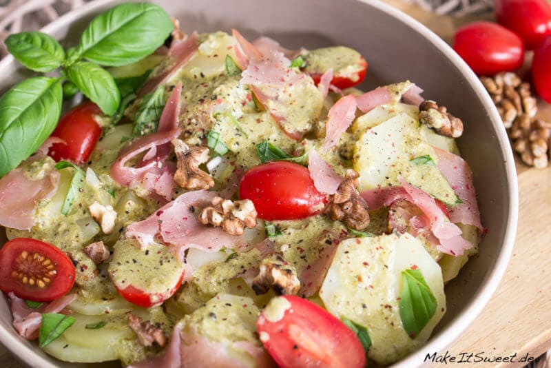 Einfacher Kartoffelsalat mit Pesto, Schinken und Tomaten - Kartoffelsalat mit Schinken Tomate Rezept
