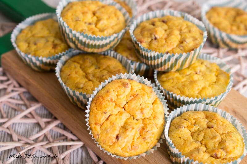 Herzhafte Kürbismuffins mit Käse und Speck 2 Herzhafte Kürbismuffins mit Käse und Speck - Herzhafte Kuerbismuffins mit Kaese und Speck Rezept einfach Herbst