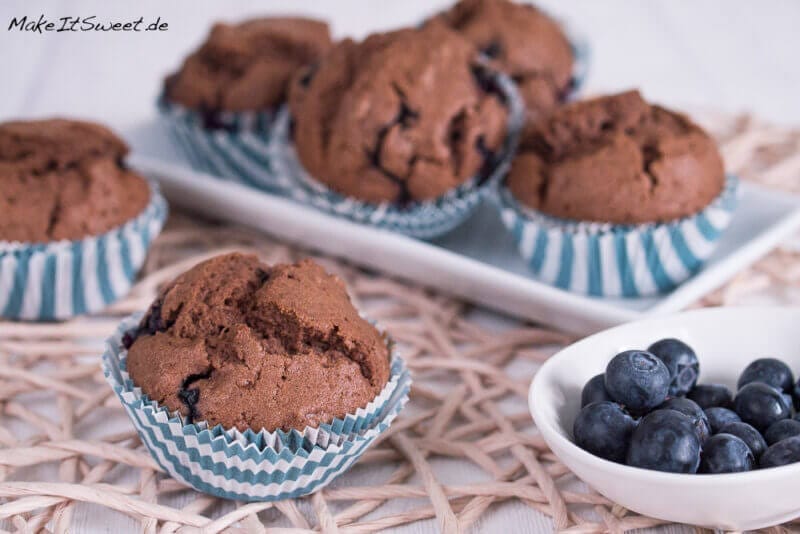 Einfache Schoko-Blaubeer-Muffins - Schoko Blaubeere Muffins Rezept einfach Heidelbeeren Schokolade 3