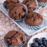 Einfache Schoko-Blaubeer-Muffins - Schoko Blaubeere Muffins Rezept einfach Heidelbeeren Schokolade